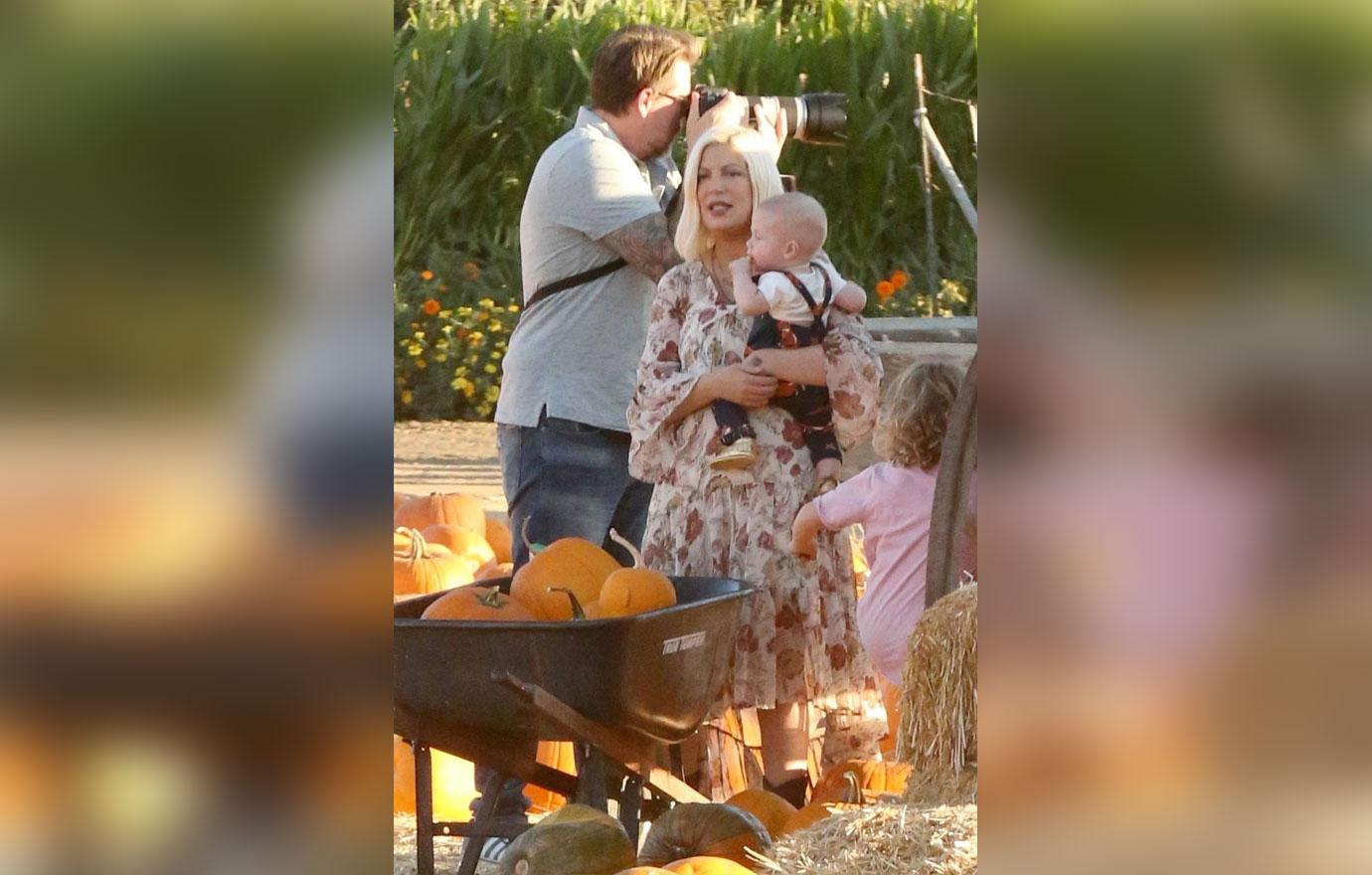 Tori Spelling Dean kids pumpkin patch