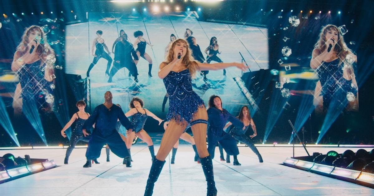 Photo of The musician delivered handwritten notes to every one of her staffers alongside their bonus.