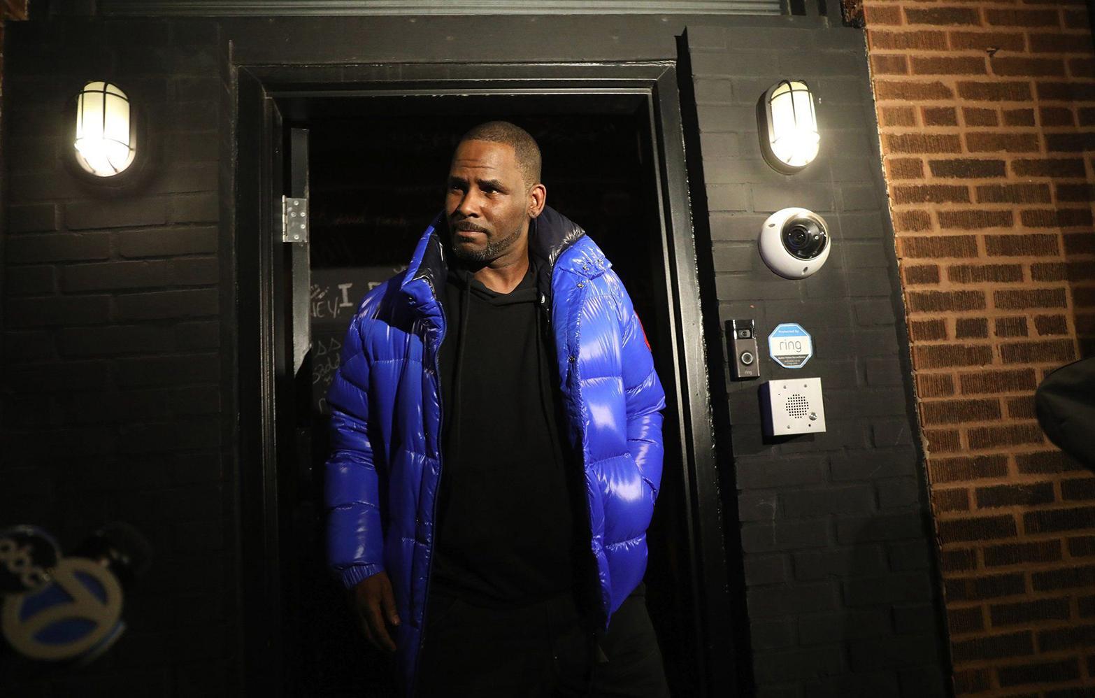 r kelly rkelly ordered to be deposed videotaped sheriff suing singer breaking up his marriage