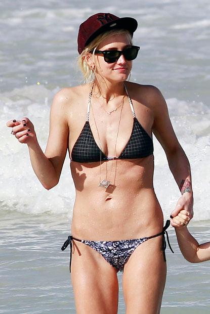 //ashlee simpson bronx beach bikini hawaii