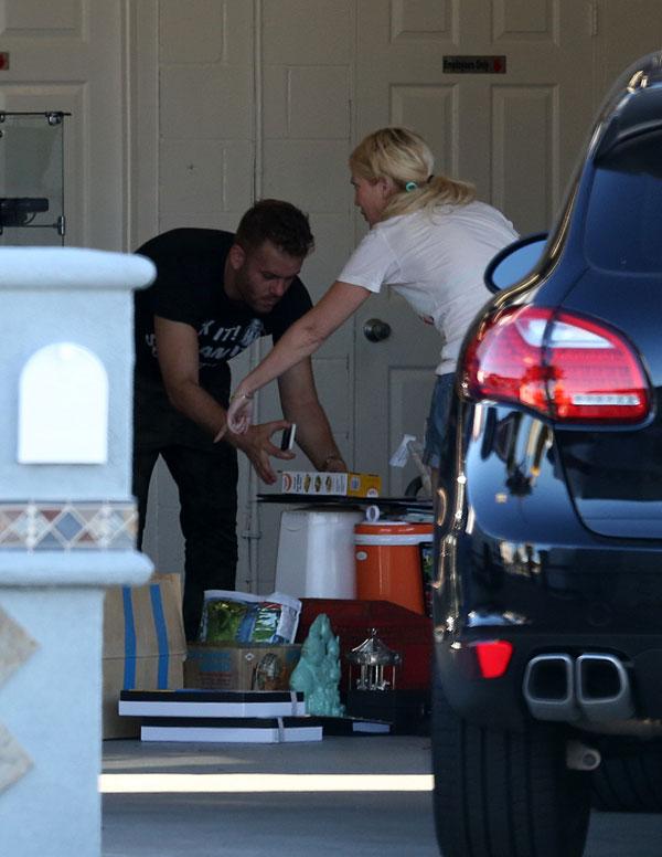 Tori Spelling and Dean McDermott Moving