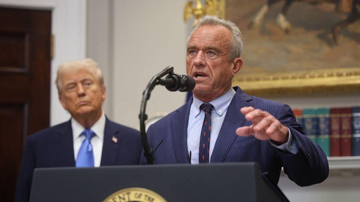 Photo of Donald Trump and Robert F. Kennedy Jr.