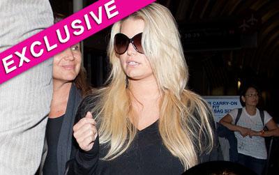 //jessica simpson baby bump