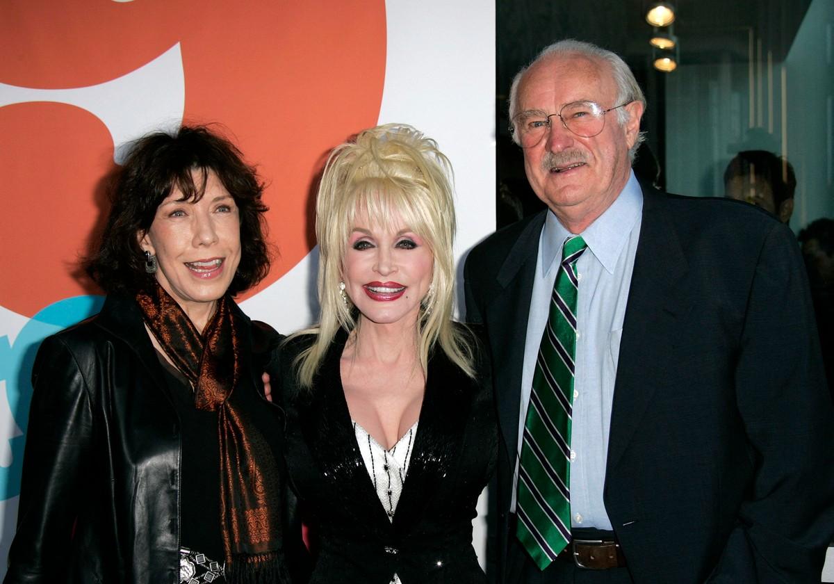 Bryan Seaver announced his aunt's death in a video Parton had asked him to make years earlier.