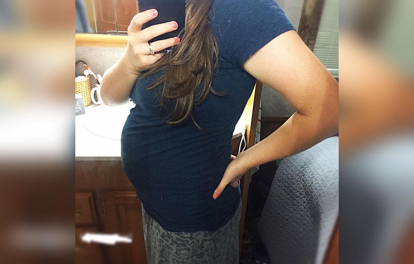 joy anna duggar accused premarital sex baby bump photo counting on