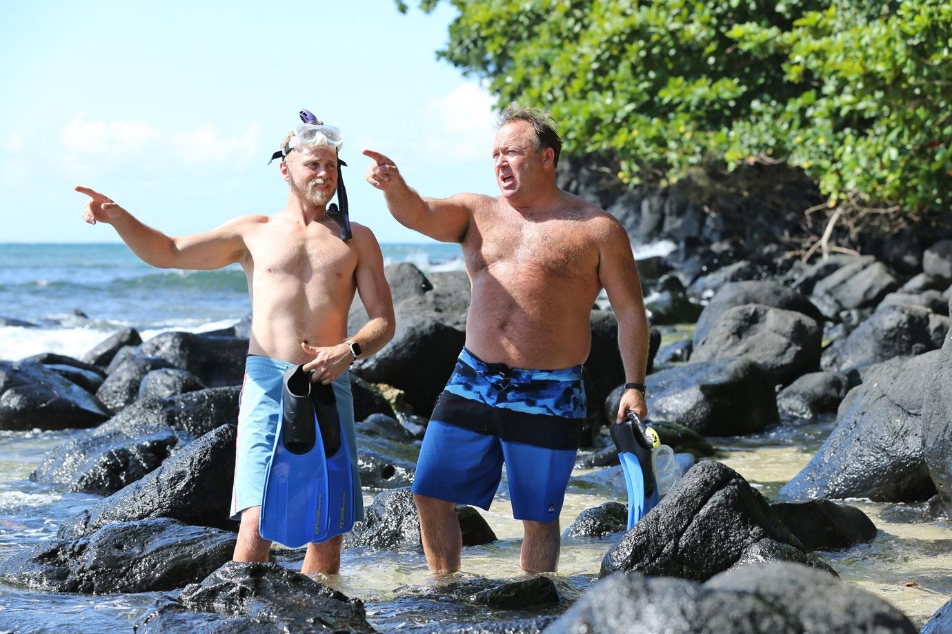 //spencer pratt alex jones beach hawaiian vacation