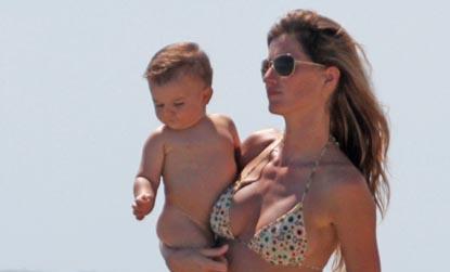 //gisele bundchen mom abs of steel