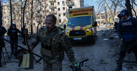 Two Russian Soldiers Dead, 28 Sick After Being Poisoned In Ukraine