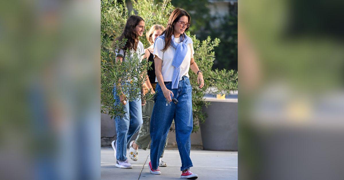 Photo of Emma Willis and daughters