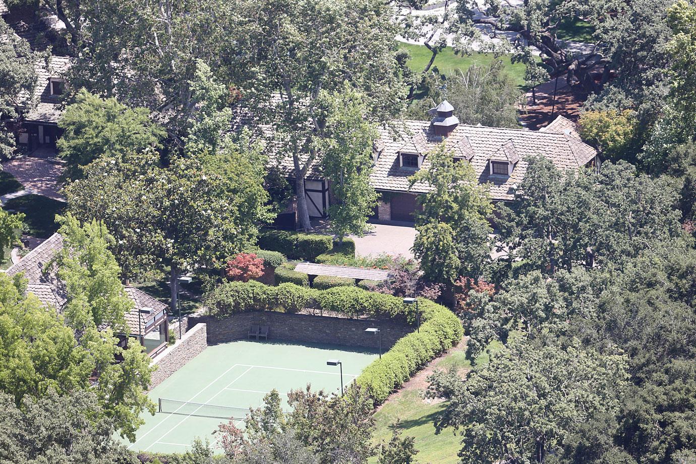 //paris prince blanket abandon neverland ranch