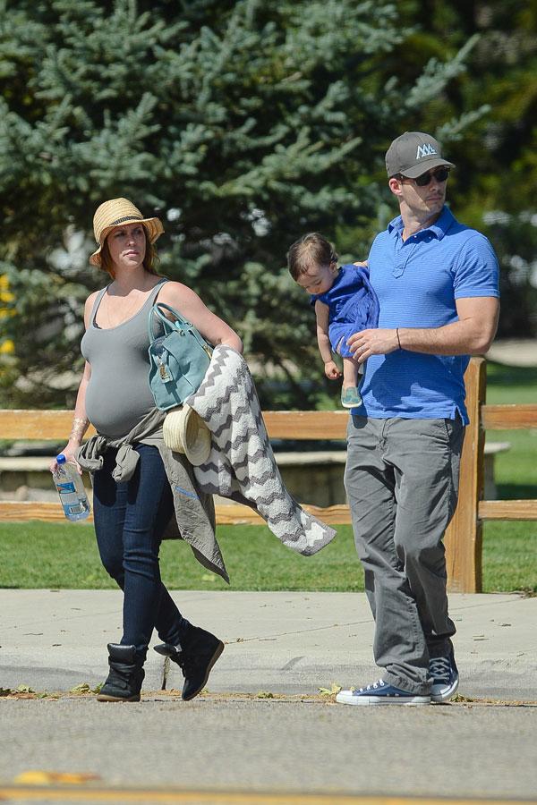 Jennifer Love Hewitt Pregnant Tank Top