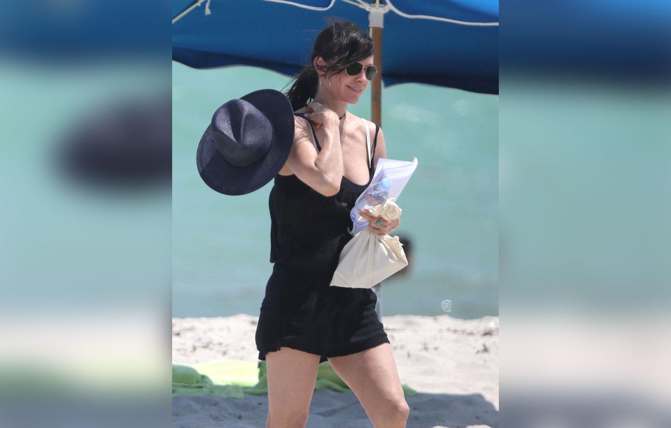 //courteney cox bikini coco miami