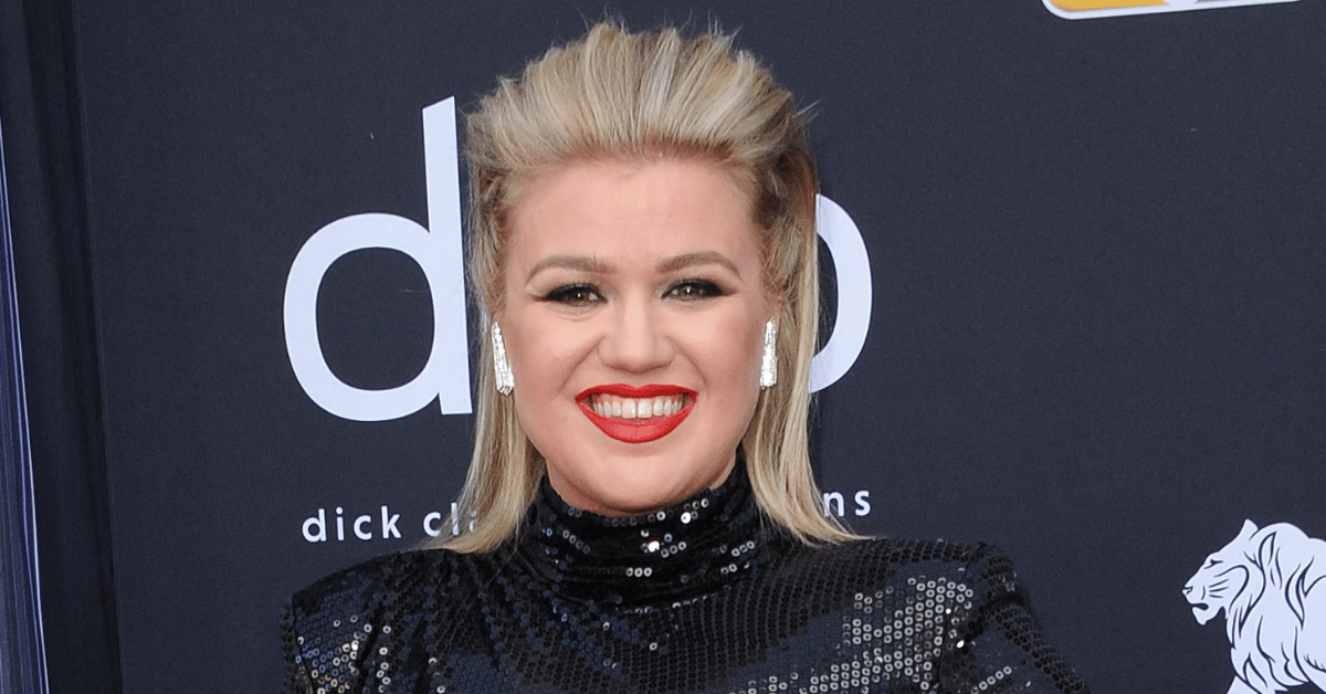 Photo of Kelly Clarkson
