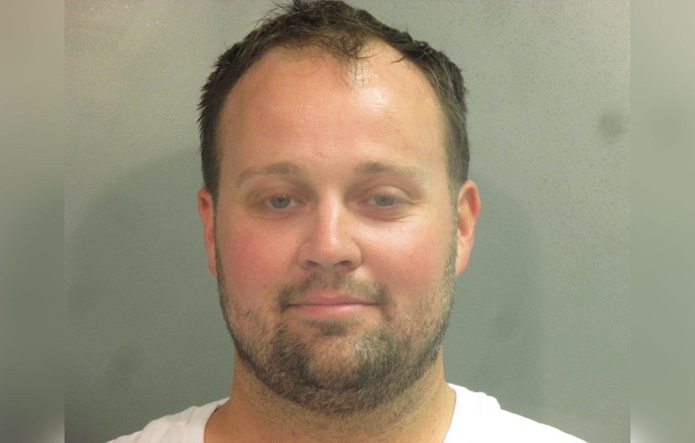 josh duggar wife anna was notified looked up porn criminal case search warrant