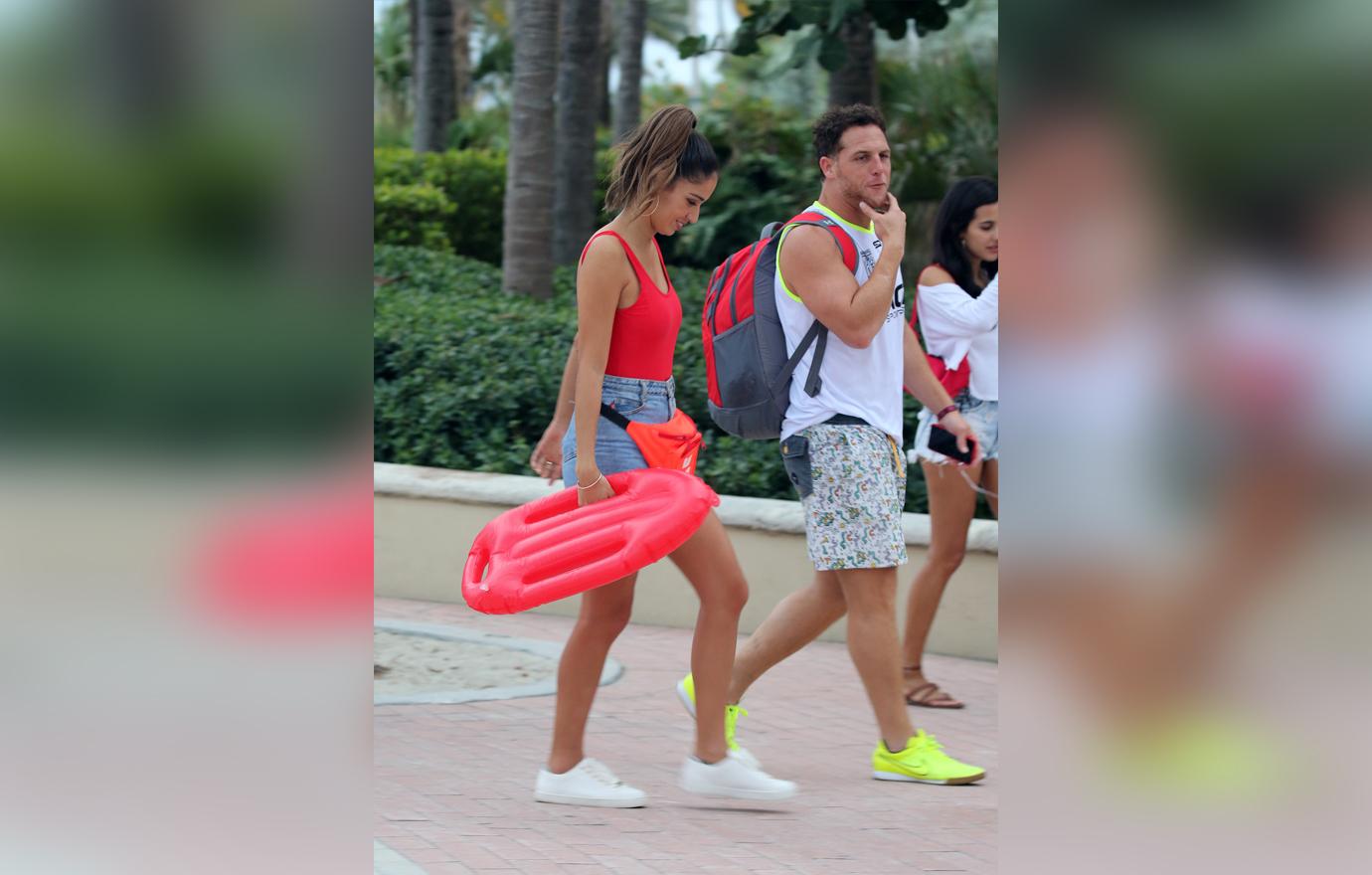 //love rivals olivia culpo and bianca peters close at miami beach