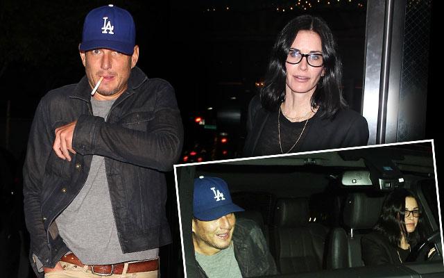 //courteney cox single will arnett dating rumors