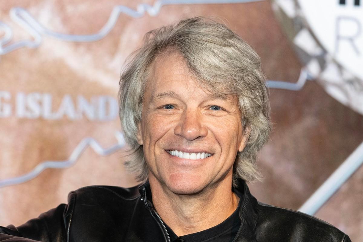 An industry insider claimed the 'It's My Life' singer had not taken proper care of his voice.