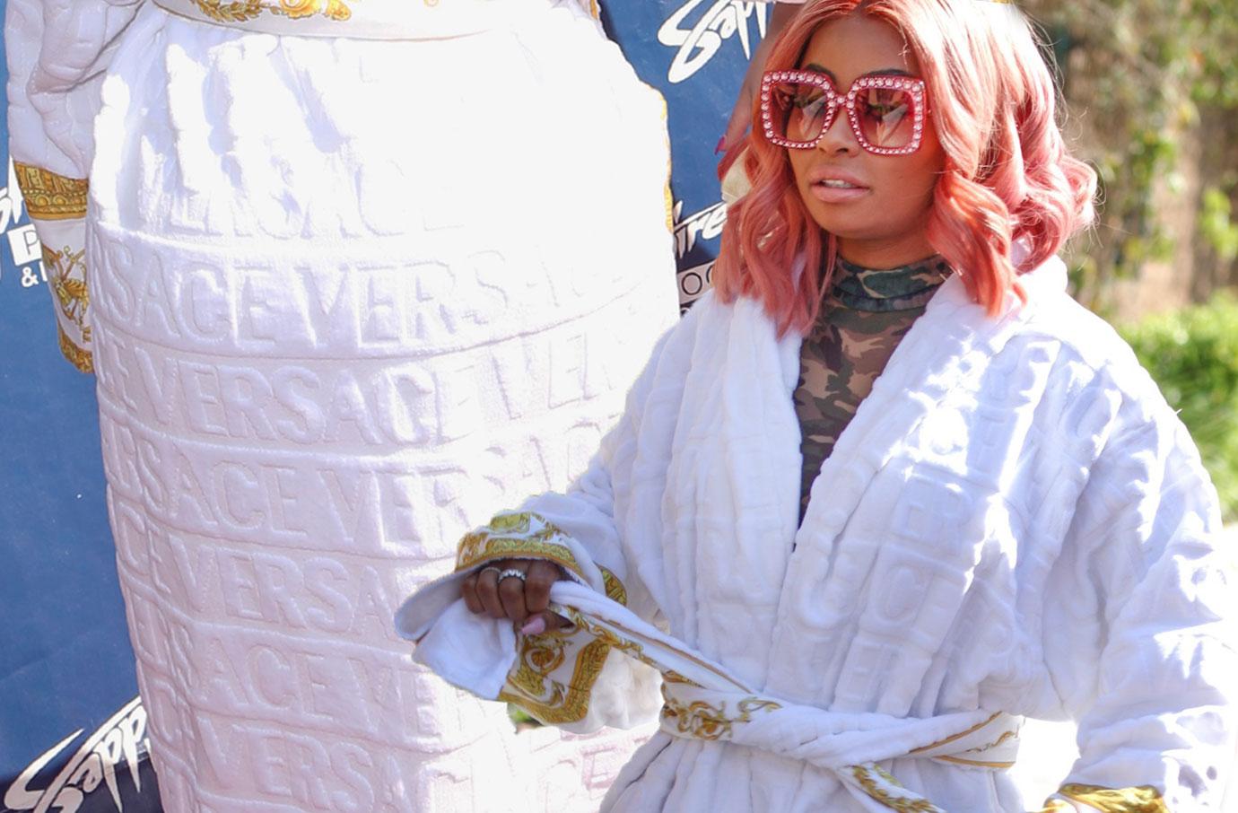 Blac Chyna Bathrobe Red Carpet Upset Hiding Butt Pics