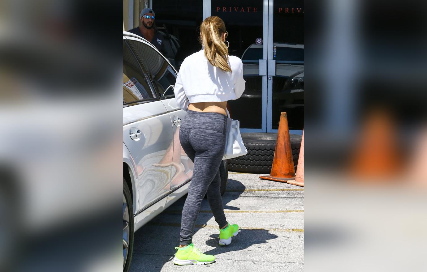 //Jlo arod dating miami gym