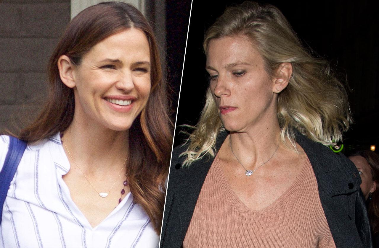 //jennifer garner worked with ben afflecks lover lindsay shookus for snl marriage skit