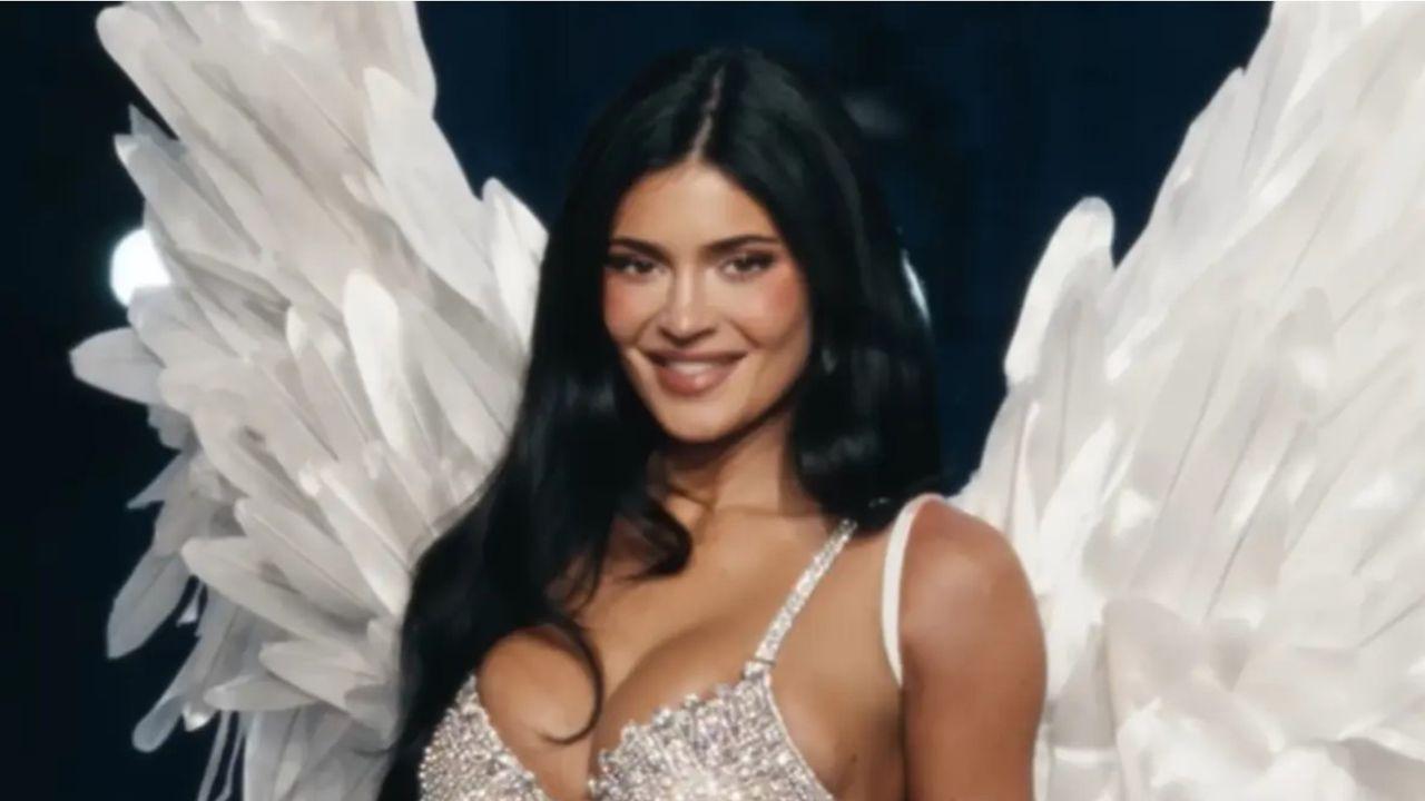 image of Kylie Jenner modeled the most expensive Fantasy Bra in Victoria's Secret history.
