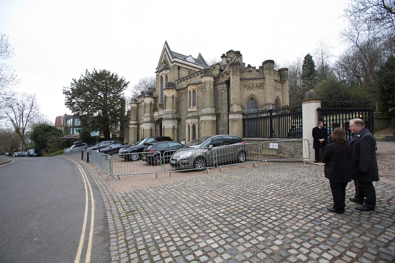 George Michael Dead Grave Cemetery First Seen Pics