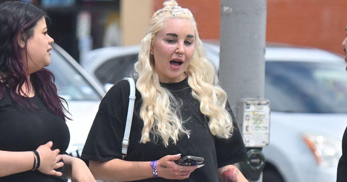 amanda bynes bipolar struggles toxic tinseltown fears