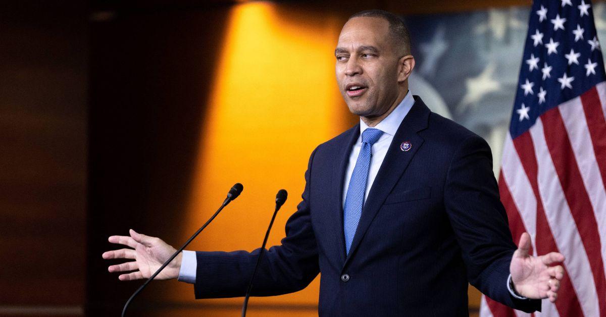 Hakeem Jeffries Under Fire After Editorial Defending His Uncle Resurfaces