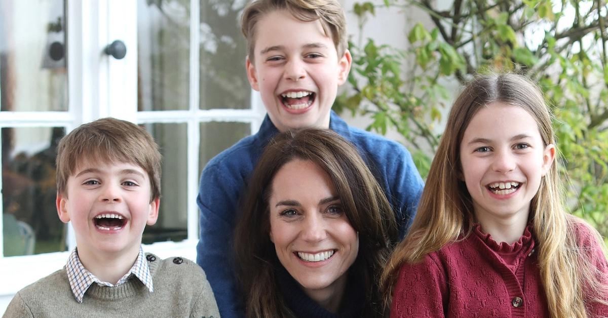 Photoshop Fail: Kate Middleton's Mother's Day Portrait Ignites Theories - Vimarsana News