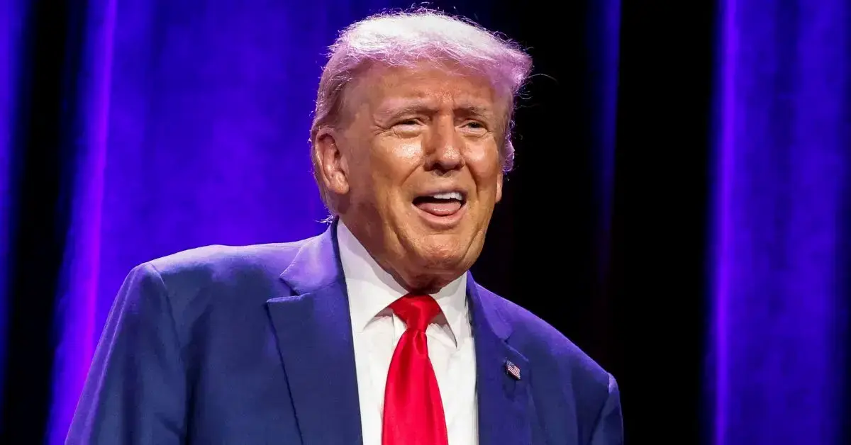 donald trump attacks fox news orange chin photo