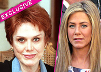 //jennifer aniston mom stroke splash