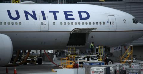 //United Apologizes Drunk Stoned Flight Attendant pp