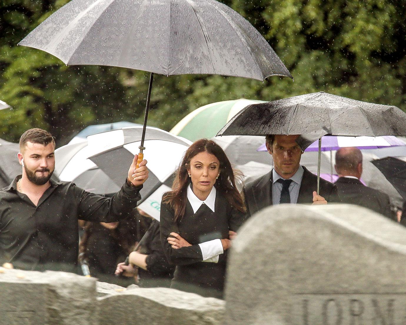 //bethenny frankel dead boyfriend dennis shields funeral breaks down