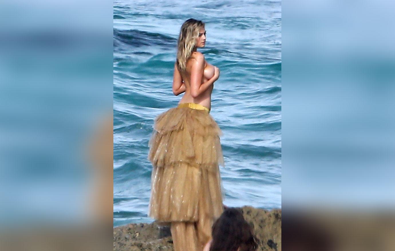 Kate Upton Hit By Wave Photo