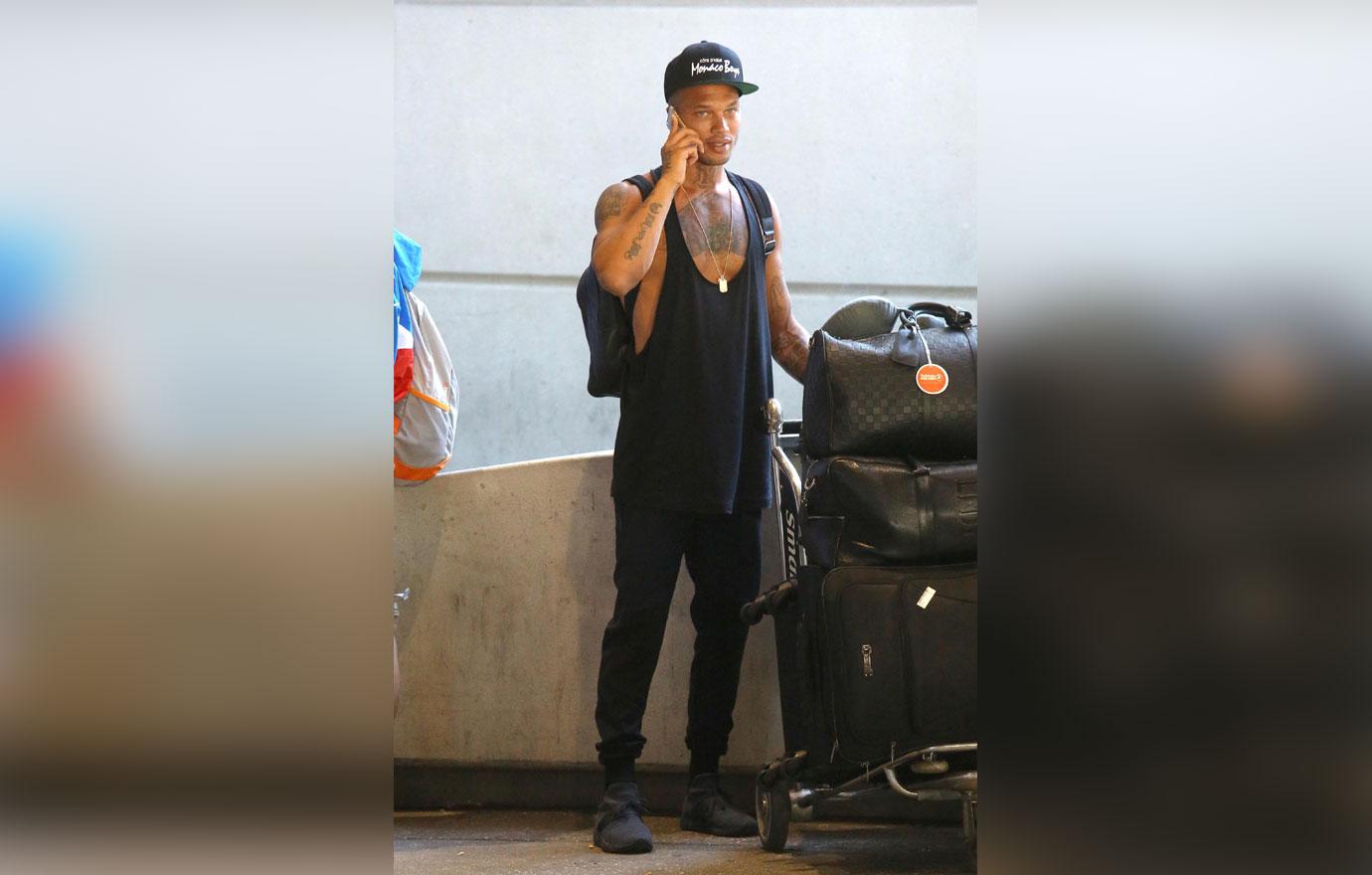 Hot Felon Jeremy Meeks Back In LA After Kissing Heiress Pics