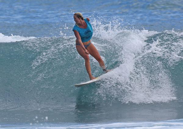 Soul Surfer Bethany Hamilton Surfing In Hawaii