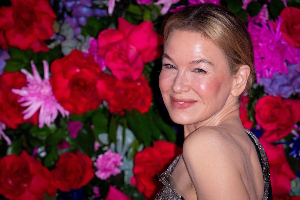 Sources said Anstead's repeated talks about marriage reportedly make Zellweger uncomfortable despite their five-year relationship.