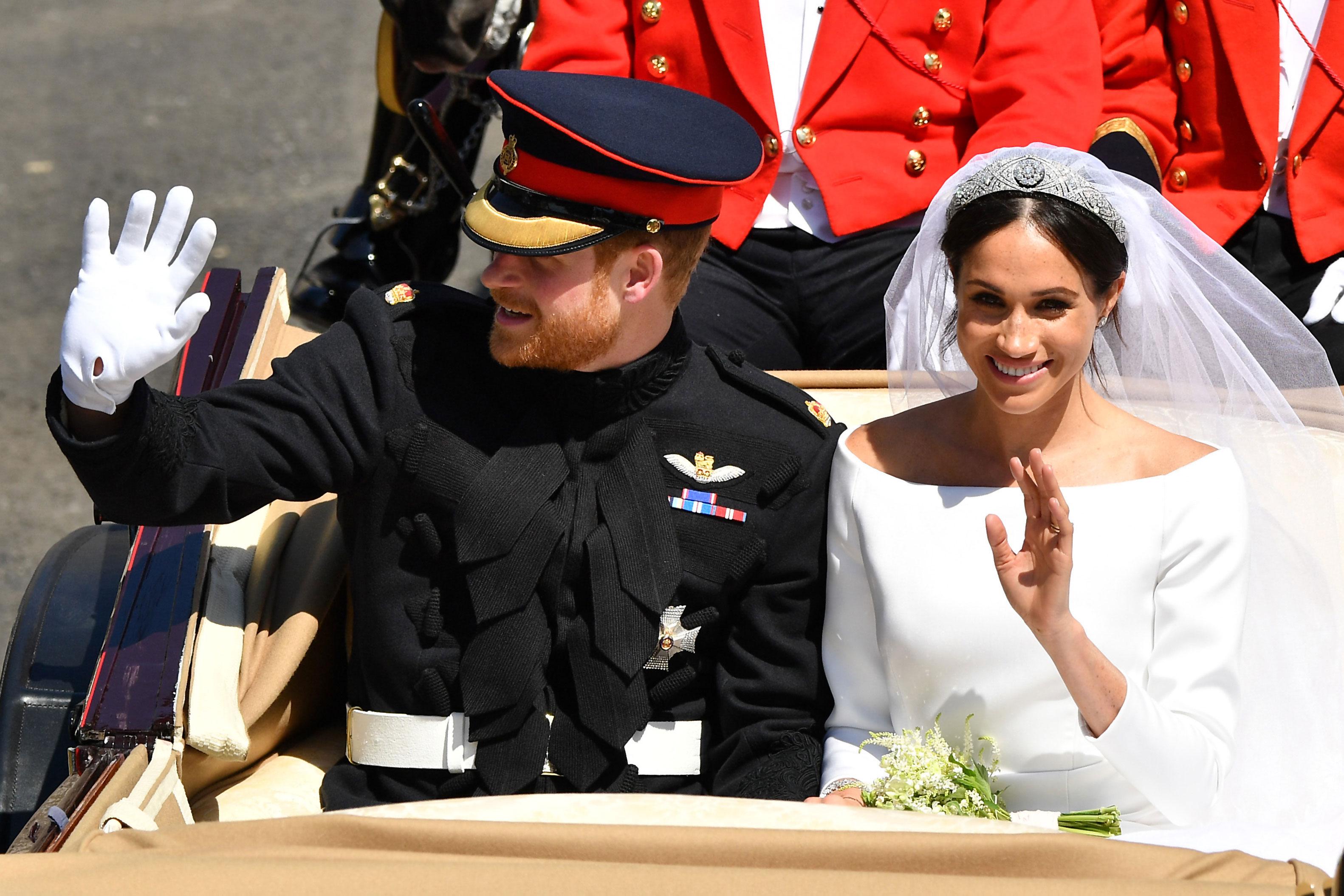 Prince Harry Meghan Markle Take Carriage Ride After Wedding