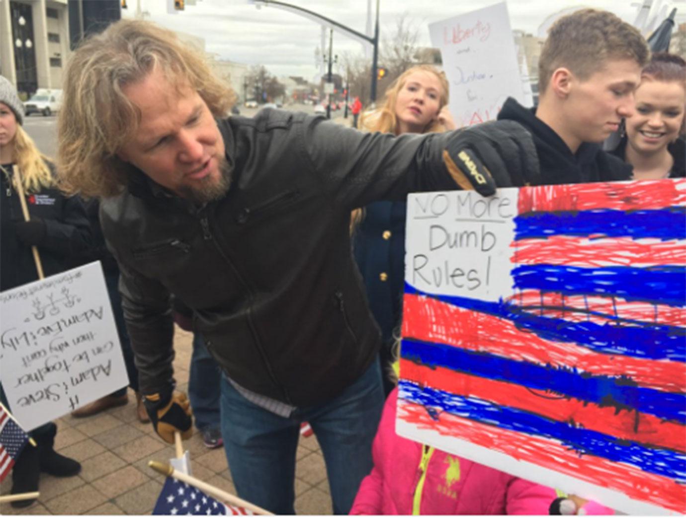 //sister wives kody brown polygamy protest march marriage