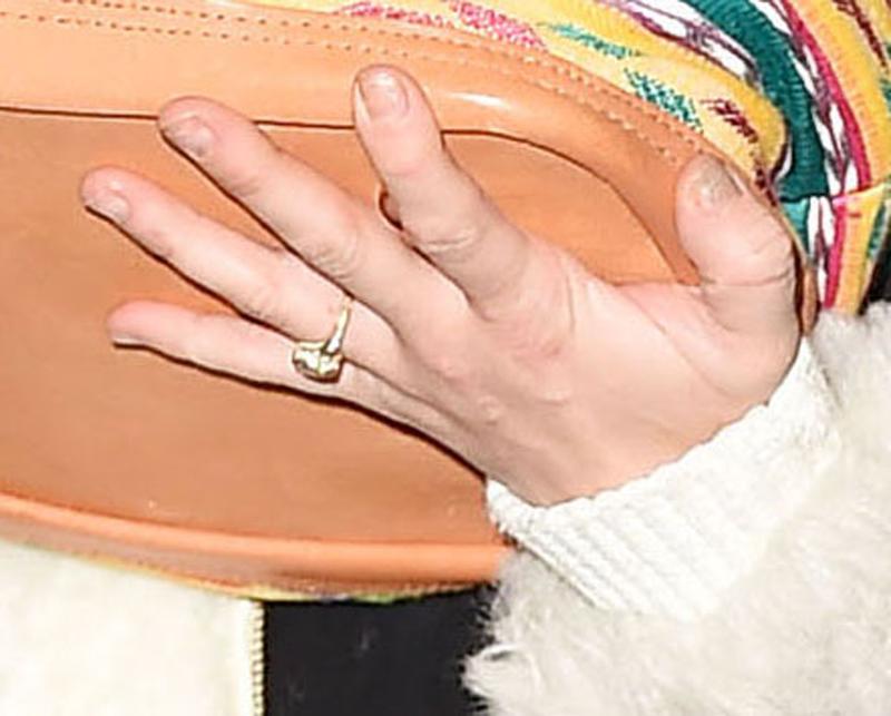 Miley Cyrus Liam Hemsworth Back Together Old Engagement Ring