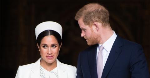 Meghan Markle Slammed By Courtiers Harry Besotted