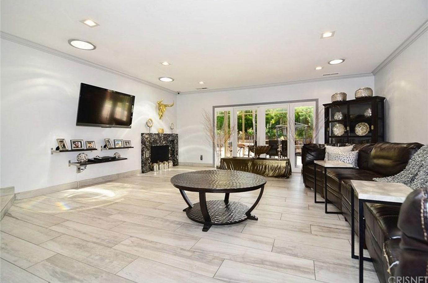 Tori Spelling & Dean McDermott New Rental House