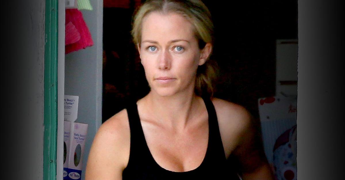 Kendra Wilkinson Suffers Tragic Loss Of Dog Martini Amid Divorce From(01)