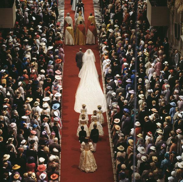 //never before seen photos princess diana wedding prince charles