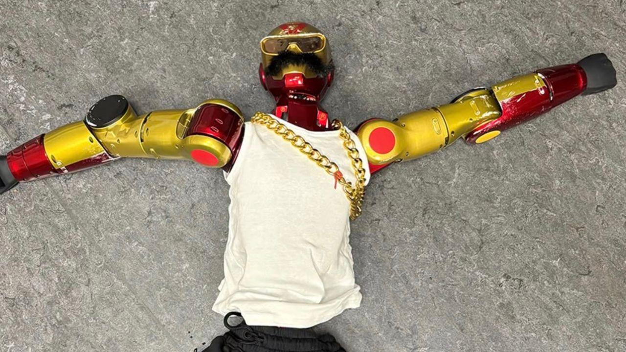 Photo of suspected robot