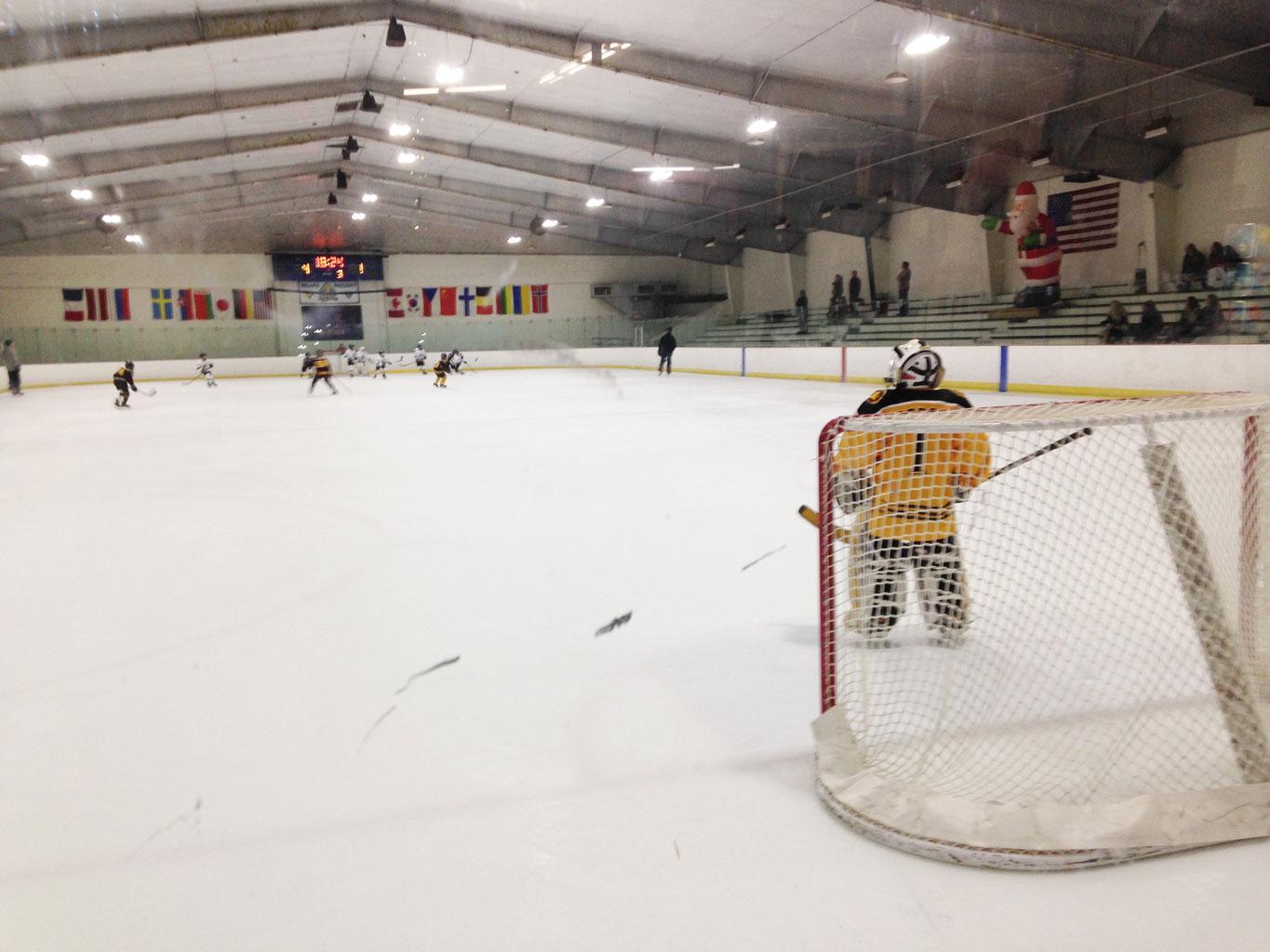 //alan thicke dead heart attack hockey rink manager