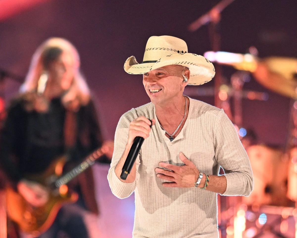 Insiders said Zellweger's brief marriage to Kenny Chesney reportedly left her reluctant to marry again.