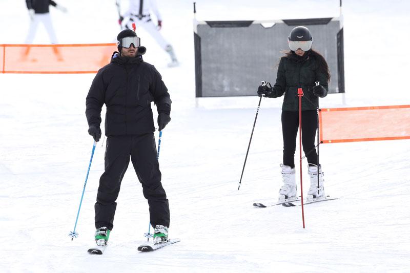 Kourtney Kardashian Scott Disick Skiing Aspen