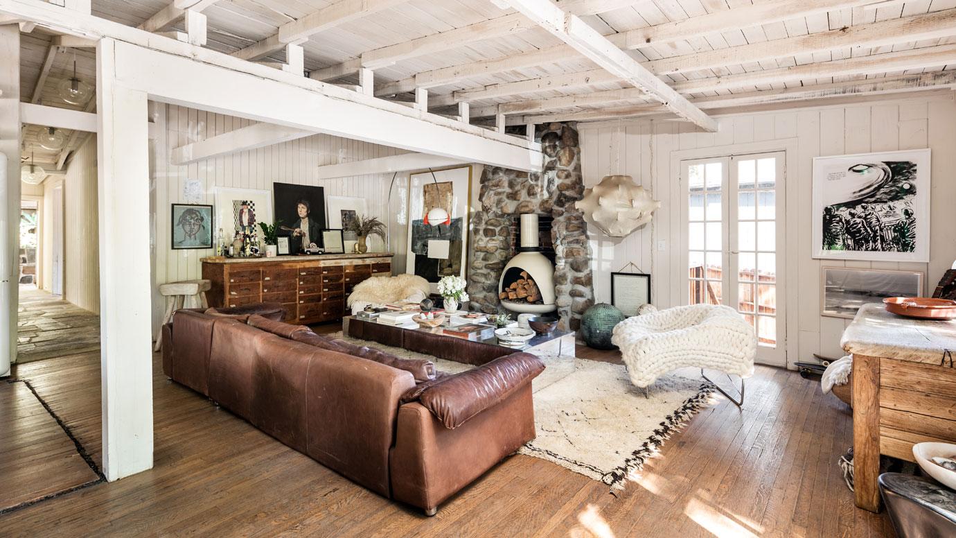 //lana del rey buys leanne ford los angeles cabin