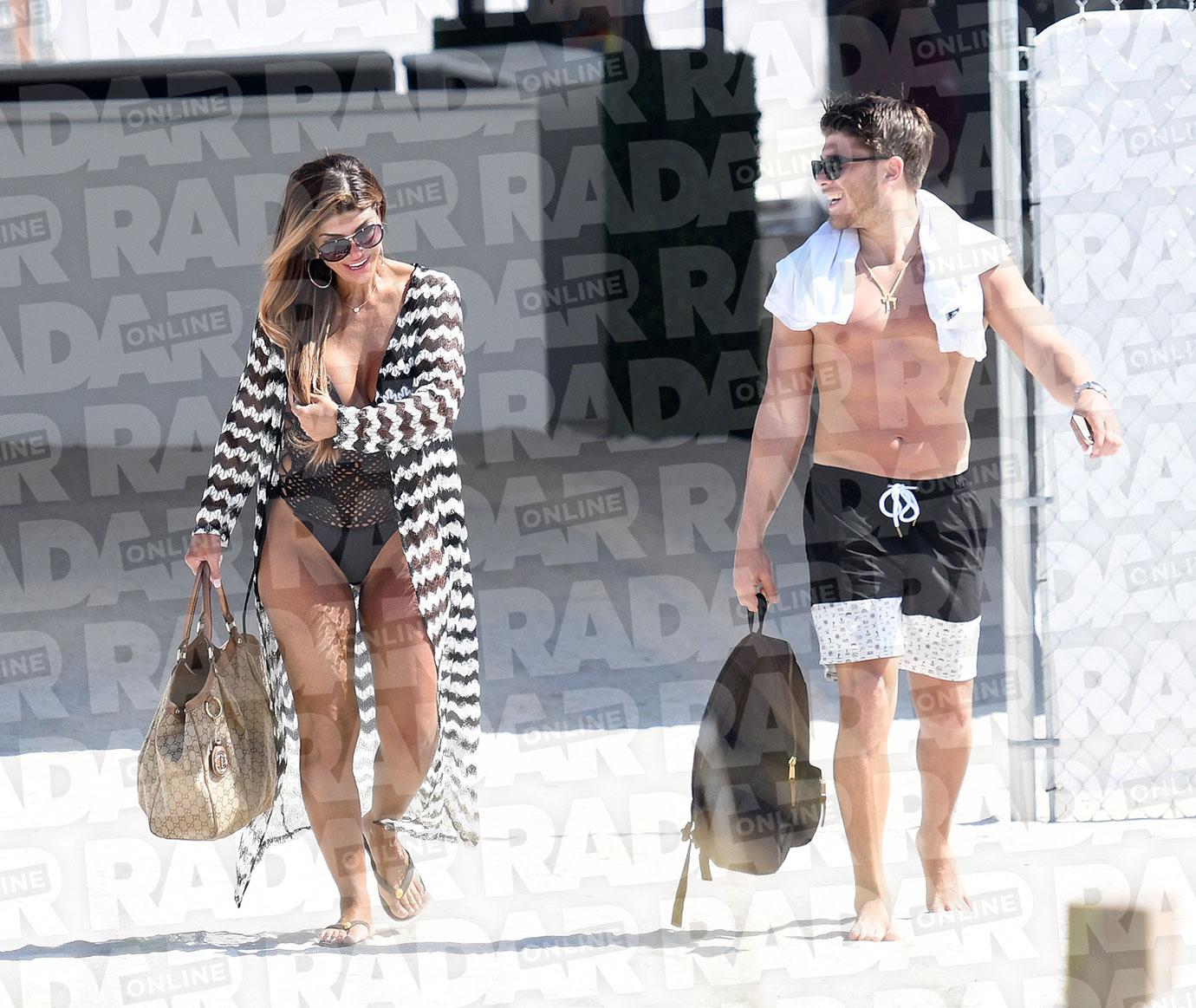 teresa giudice new boyfriend blake schreck beach stroll cheating scandal